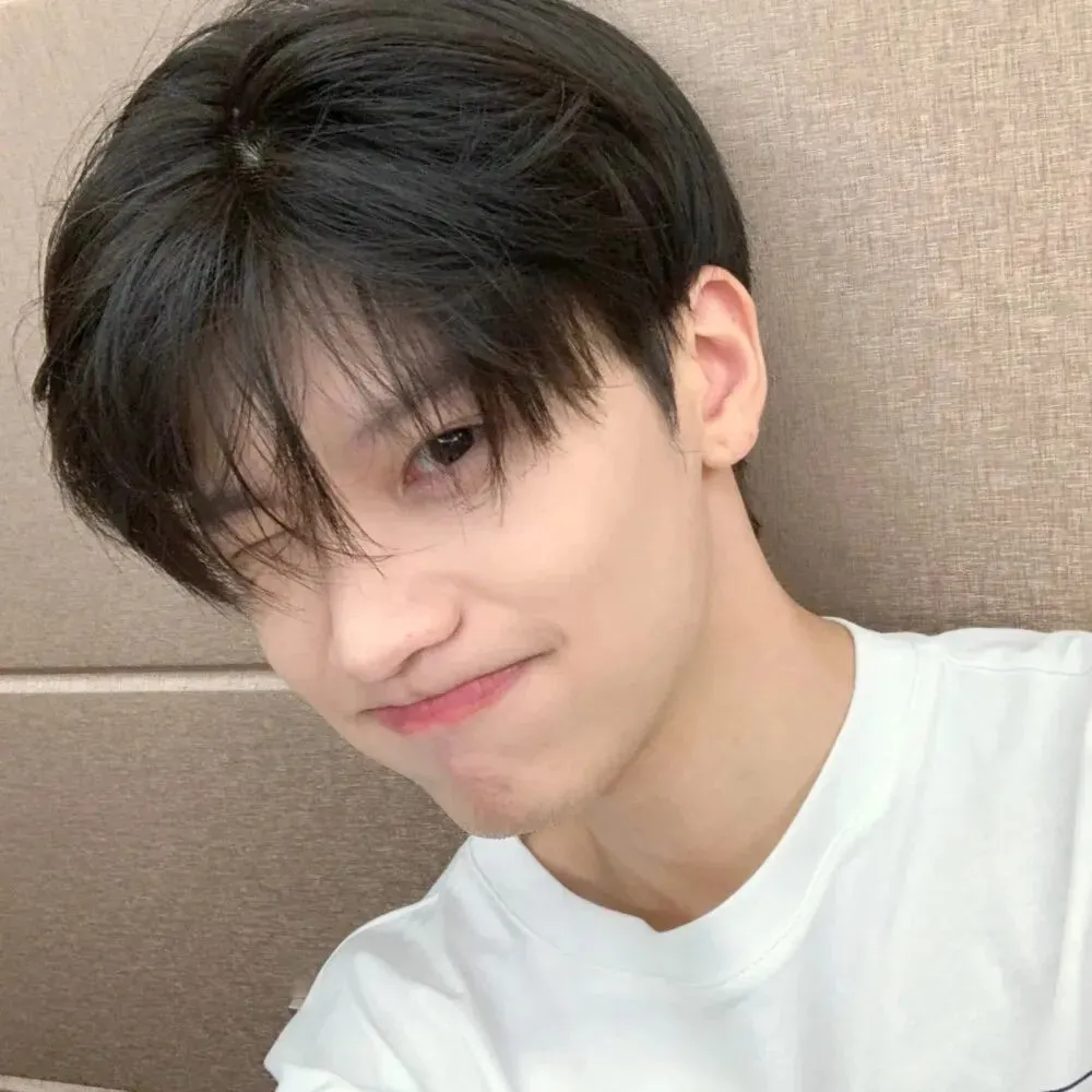 头像真实的男生活照_男头像真实本人生活照_头像照真实男生活图片