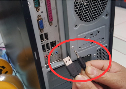 音响接电脑线_电脑音响线怎么插_音响接电脑插哪个孔