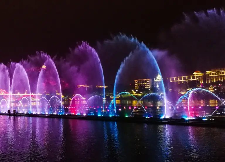 金刚变形金刚电影_变形金刚7电影免费观看完整版_变型金刚大电影