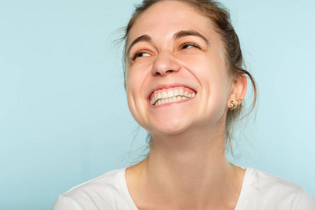 国外作品中的人物形象_videoscribe国外作品_国外作品翻译出版是什么所得