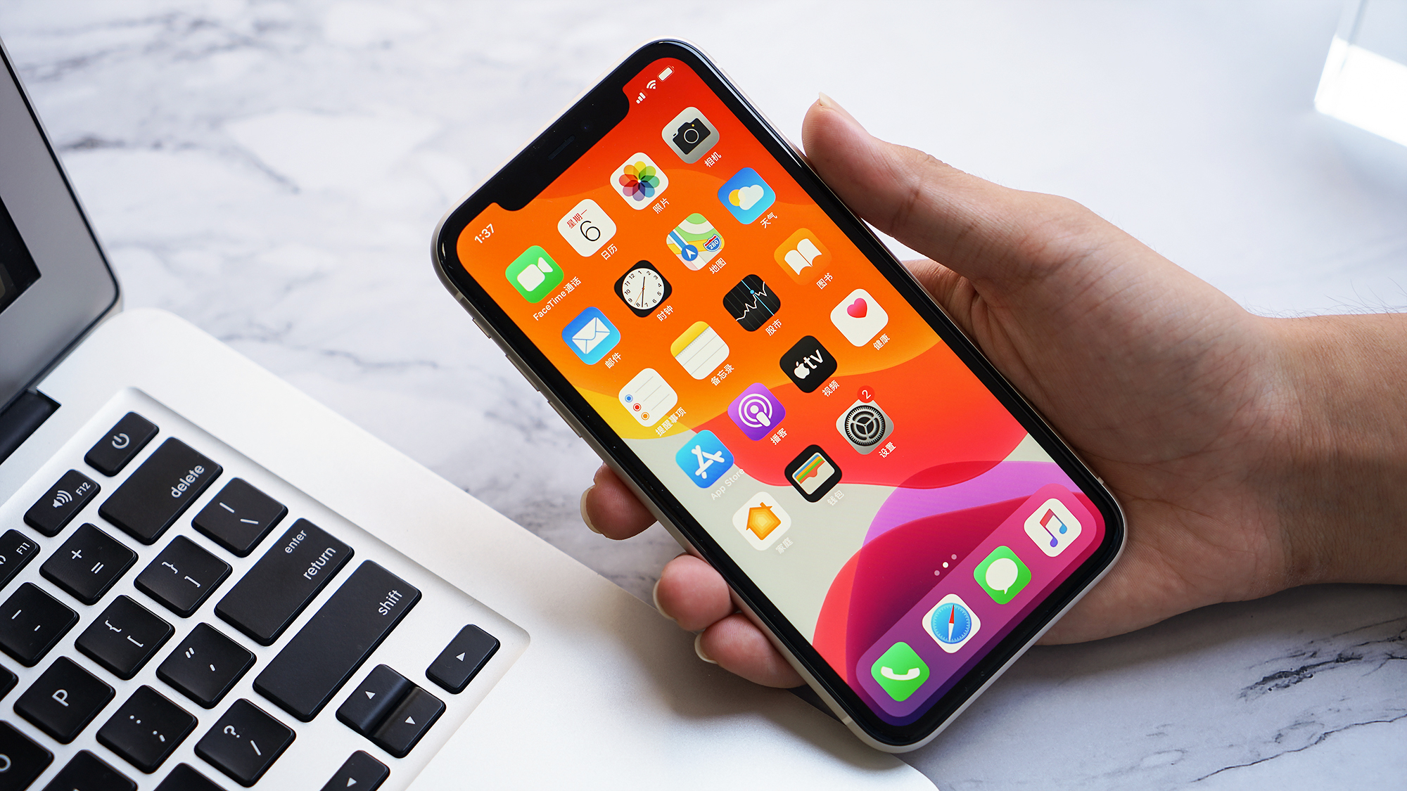 4060ti配什么屏幕好_ips和oled屏幕哪个好_4060ti用什么屏幕好