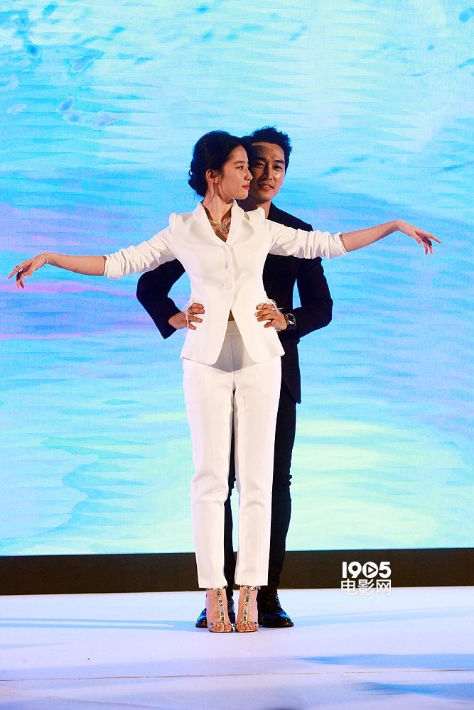 第三种爱情电影完整版_电影完整版爱情在线观看_电影完整版爱情女巫免费观看