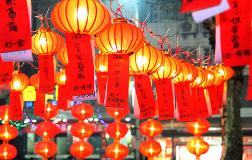 第一夜打两字传统节日_一夜忌日是什么意思_第一夜打一个节日